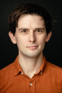 الممثل Kieran Hodgson