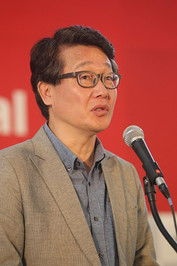 الممثل Kim Ji-seok