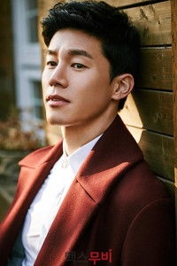 الممثل Kim Mu-yeol