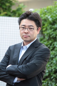 المخرج Kiyotaka Taguchi