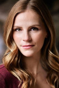 الممثل Kristen Kaster