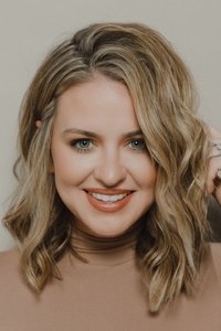 الممثل Kristen Ledlow