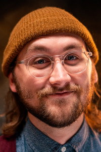 المخرج Kyle Larsen