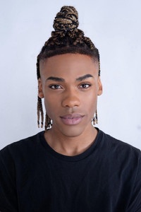 الممثل Laquarn Lewis