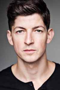 المخرج Lee Knight