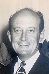 المخرج Lee Sholem
