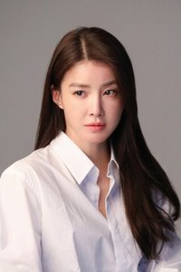 الممثل Lee Si-young
