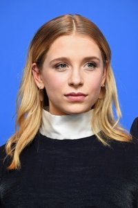 الممثل Lena Klenke