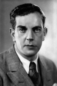 الممثل Leslie Banks