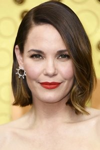 الممثل Leslie Bibb