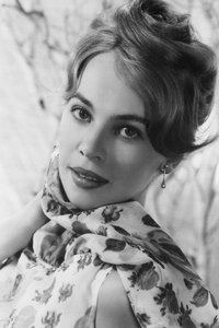 الممثل Leslie Caron