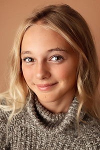 الممثل Lily Bird