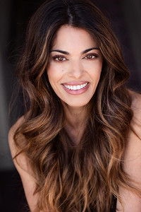 المخرج Lindsay Hartley