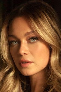 الممثل Lindsey Dresbach