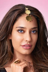 الممثل Lisa Haydon
