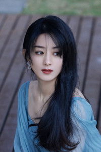 الممثل Liying Zhao