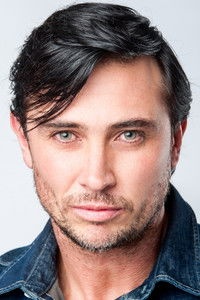 الممثل Llewellyn Cordier