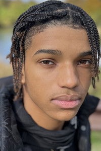 الممثل Lonnie Chavis