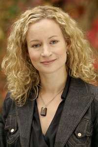 الممثل Lorraine Pilkington