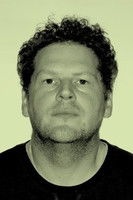 المخرج Lorry Powles