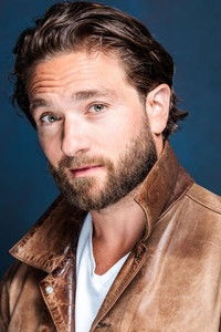 الممثل Louis James