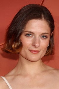 الممثل Louisa Jacobson