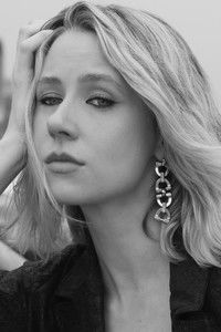 الممثل Lucy Freyer