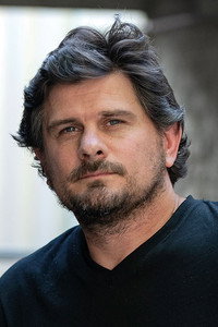 المخرج Luis Ara