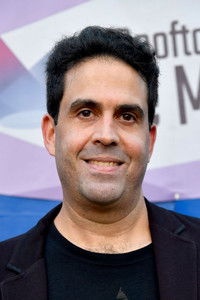 المخرج Luis Iga