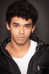 الممثل Luis Vegas