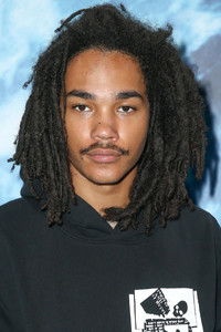 الممثل Luka Sabbat