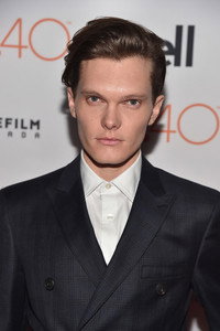 الممثل Luke Baines