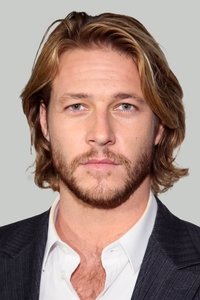 الممثل Luke Bracey