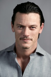 الممثل Luke Evans