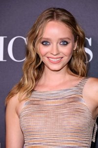 الممثل Madeleine Arthur