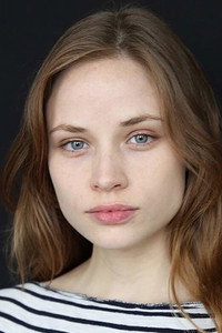الممثل Makenzie Leigh