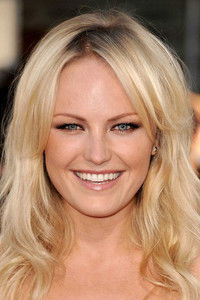 الممثل Malin Akerman