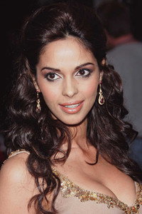 الممثل Mallika Sherawat