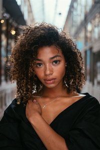 الممثل Manon Bresch