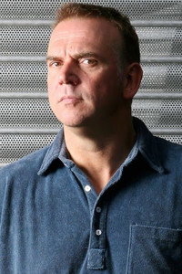 المخرج Marc Evans