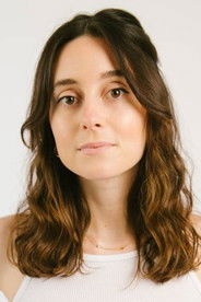 الممثل Mary Beth Barone