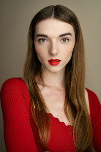 الممثل Mary Malone