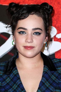 الممثل Mary Mouser