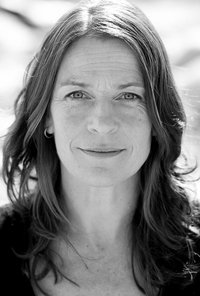 الممثل Mary Woodvine