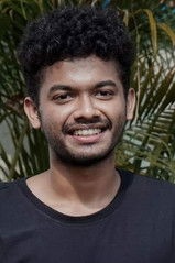 الممثل Mathew Thomas