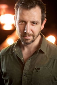 الممثل Matt Fowler