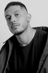 الممثل Mauricio Rico