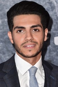 الممثل Mena Massoud
