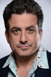 الممثل Menashe Noy