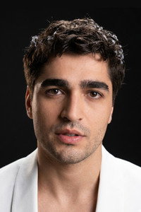 الممثل Mert Ramazan Demir